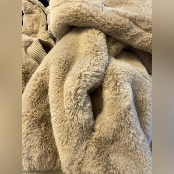 ZARA Jacket Men Popular CROPPED FLEECE JACKET zip up into this Soft and warm❤️ - Picture 6 of 8